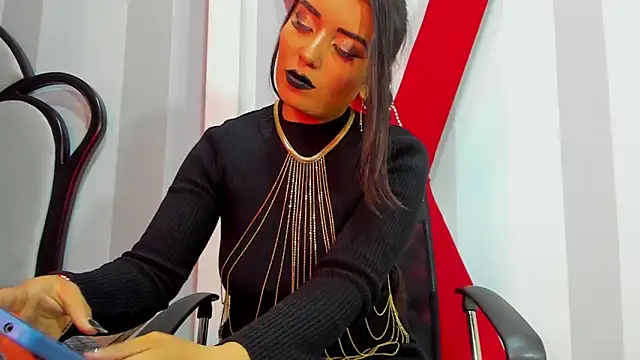 Snapshot of MeliizaQueen chatting on February 14, 7:12 pm MeliizaQueen online show from February 14, 7:12 pm