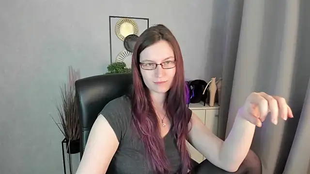 emmaxDelight online show from March 30, 5:36 pm