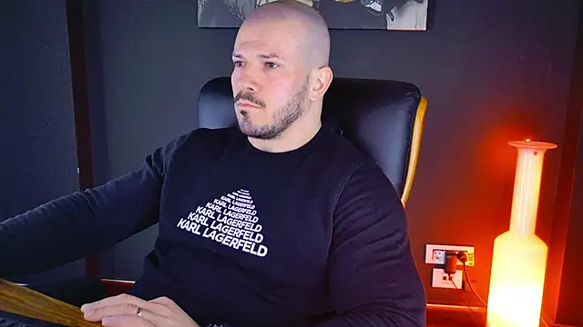 AngeloEric online show from January 21, 8:41 am