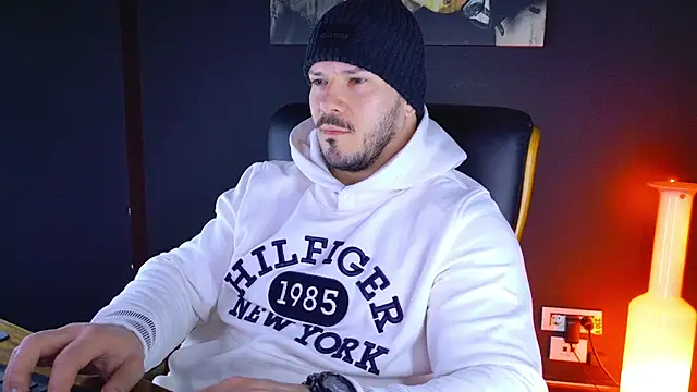 AngeloEric online show from January 28, 4:39 am