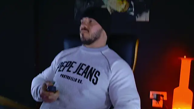 AngeloEric online show from January 31, 8:22 am