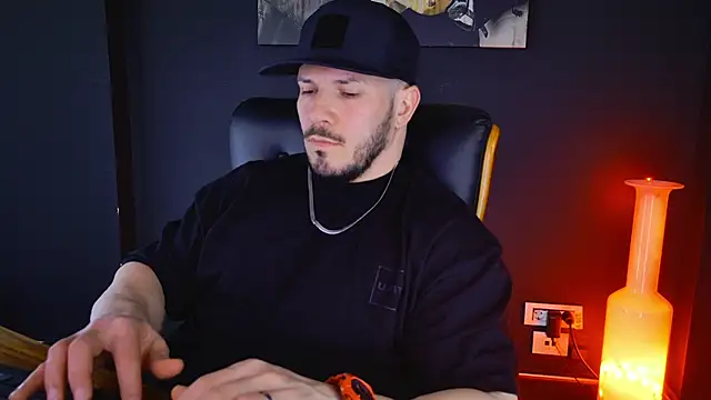 AngeloEric online show from February 4, 11:27 am