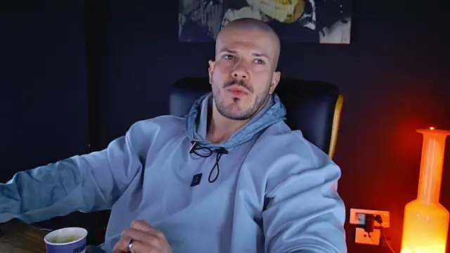 AngeloEric online show from February 12, 6:19 am