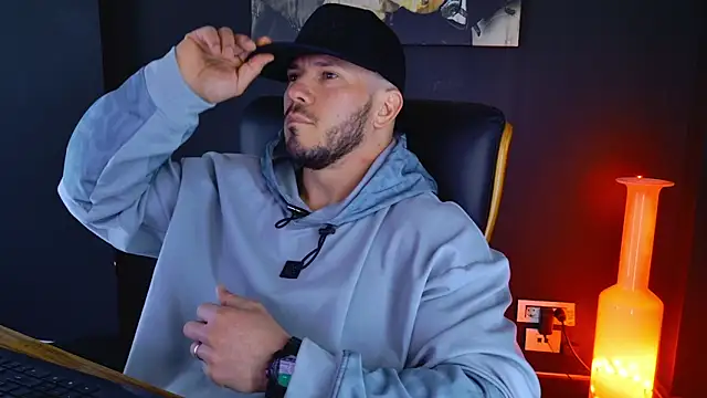 AngeloEric online show from March 19, 9:06 am