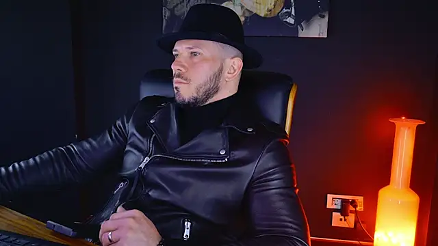 AngeloEric online show from March 21, 9:23 am