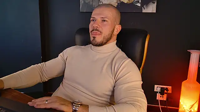 AngeloEric online show from October 21, 10:49 am