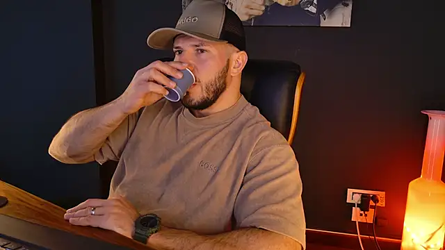 AngeloEric online show from December 4, 1:09 pm