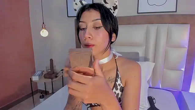 Snapshot of MelissaFoxx chatting on June 6, 12:10 pm MelissaFoxx online show from June 6, 12:10 pm