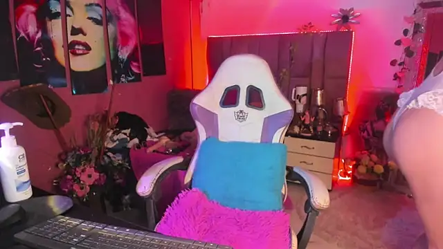 sweetyose online show from April 19, 7:05 pm