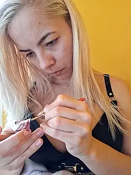 allinqueen online show from April 16, 10:27 am