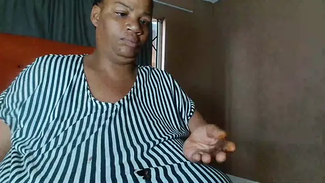 tinagiant online show from December 19, 3:57 am