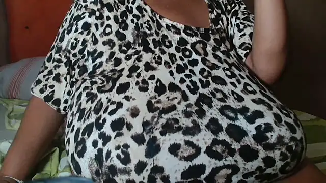 tinagiant online show from April 2, 7:22 pm