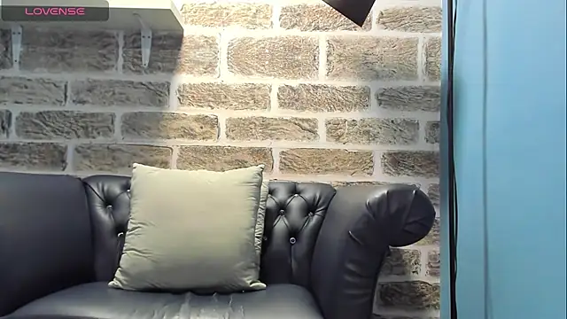 Snapshot of noah_ricci chatting on February 9, 2:10 pm noah ricci online show from February 9, 2:10 pm