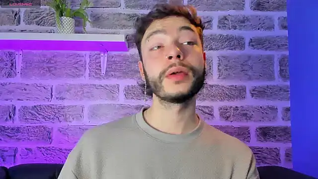 Snapshot of noah_ricci chatting on February 24, 12:03 pm noah ricci online show from February 24, 12:03 pm