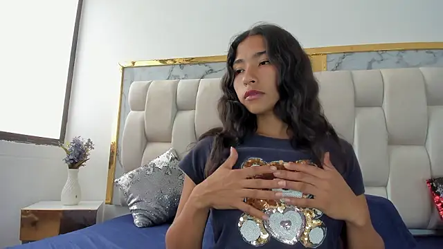 Hanna lens online show from March 21, 5:05 pm