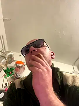 Snapshot of paul_daniel chatting on December 21, 5:31 pm paul daniel online show from December 21, 5:31 pm