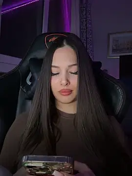 EricaWalls online show from November 4, 9:25 pm