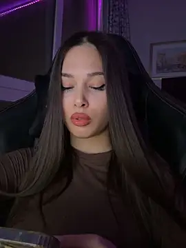 EricaWalls online show from November 10, 3:00 pm