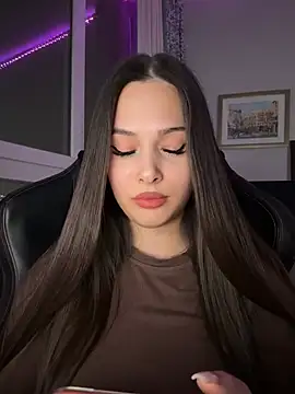 EricaWalls online show from January 13, 6:24 pm