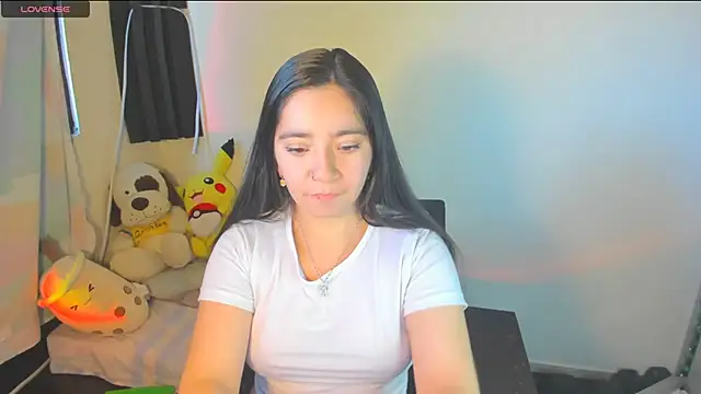 Snapshot of litle_mily_ chatting on April 25, 9:56 pm litle mily online show from April 25, 9:56 pm