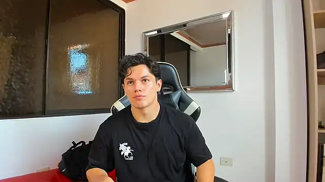 julian wallace online show from March 7, 7:22 pm