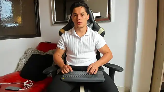 julian wallace online show from April 13, 4:45 pm