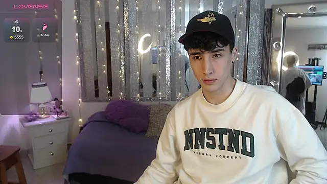 Snapshot of gojo_satoru_18 chatting on February 3, 11:42 am gojo satoru 18 online show from February 3, 11:42 am