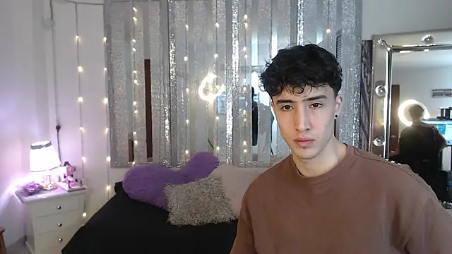 Snapshot of gojo_satoru_18 chatting on February 13, 12:32 pm gojo satoru 18 online show from February 13, 12:32 pm