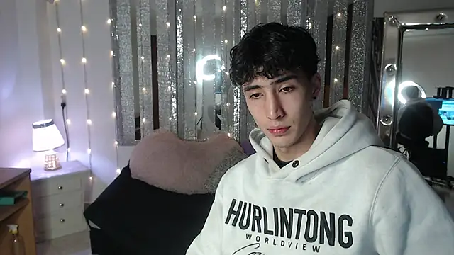 Snapshot of gojo_satoru_18 chatting on February 19, 11:49 am gojo satoru 18 online show from February 19, 11:49 am