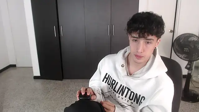 Snapshot of gojo_satoru_18 chatting on February 28, 2:53 pm gojo satoru 18 online show from February 28, 2:53 pm