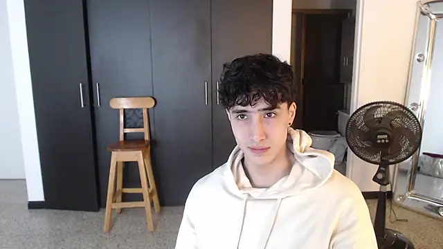 Snapshot of gojo_satoru_18 chatting on March 1, 12:01 pm gojo satoru 18 online show from March 1, 12:01 pm