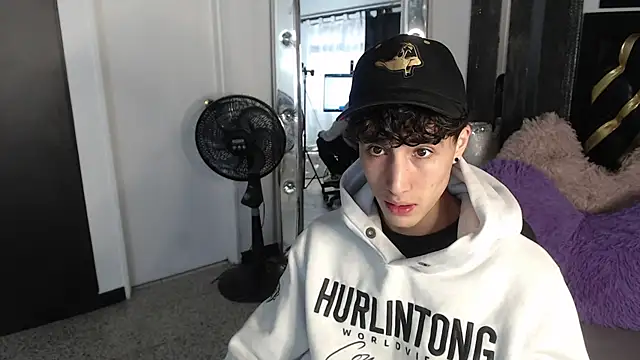 Snapshot of gojo_satoru_18 chatting on March 12, 11:53 am gojo satoru 18 online show from March 12, 11:53 am