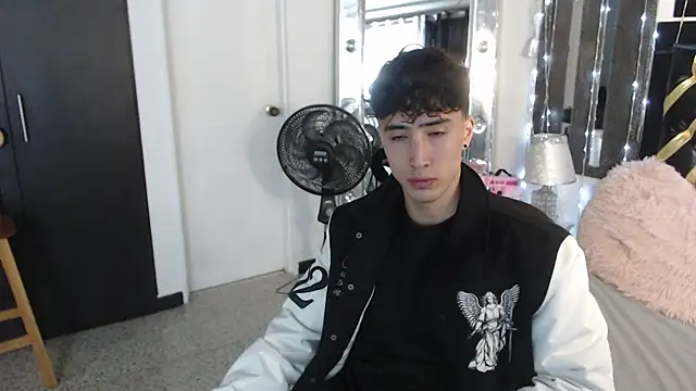 Snapshot of gojo_satoru_18 chatting on March 17, 11:42 am gojo satoru 18 online show from March 17, 11:42 am