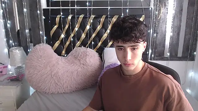 Snapshot of gojo_satoru_18 chatting on March 20, 3:14 pm gojo satoru 18 online show from March 20, 3:14 pm