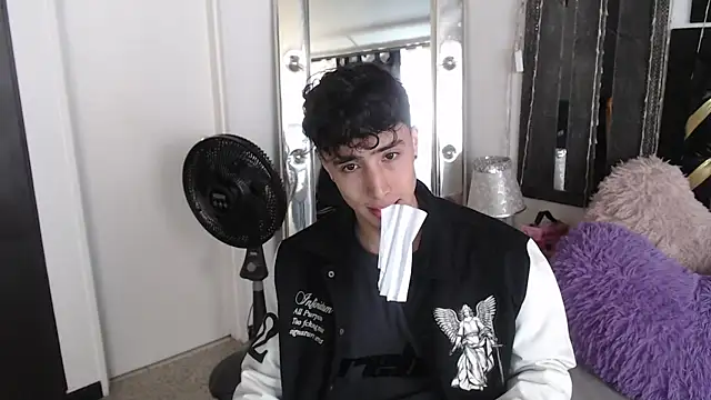 Snapshot of gojo_satoru_18 chatting on March 21, 12:17 pm gojo satoru 18 online show from March 21, 12:17 pm