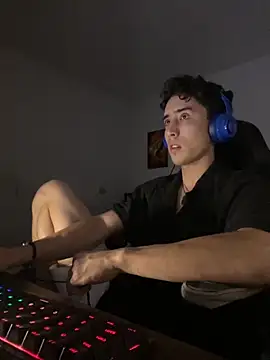 Snapshot of gojo_satoru_18 chatting on November 27, 4:25 am gojo satoru 18 online show from November 27, 4:25 am