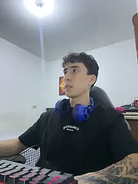 Snapshot of gojo_satoru_18 chatting on February 1, 11:03 pm gojo satoru 18 online show from February 1, 11:03 pm