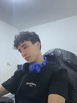 Snapshot of gojo_satoru_18 chatting on February 3, 2:53 am gojo satoru 18 online show from February 3, 2:53 am