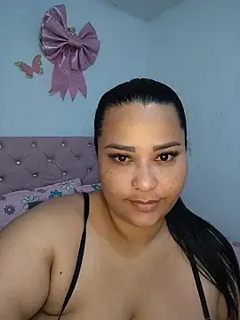 Snapshot of Clarigil chatting on February 13, 10:44 am Clarigil online show from February 13, 10:44 am