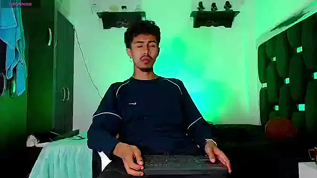 RyanRizzo online show from December 21, 5:36 am