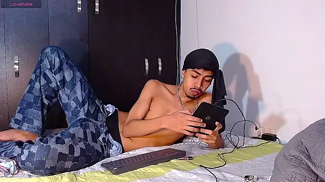 RyanRizzo online show from January 5, 9:47 pm