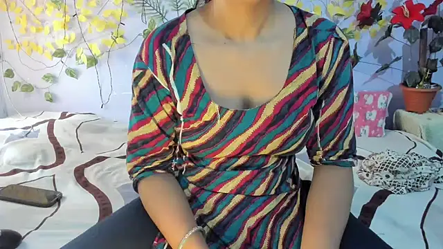 Snapshot of aarjulove chatting on June 27, 6:07 am aarjulove online show from June 27, 6:07 am