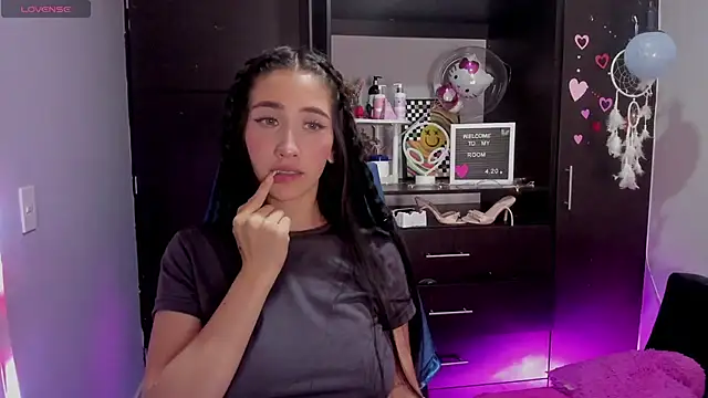 Emilytafur online show from January 16, 12:58 am