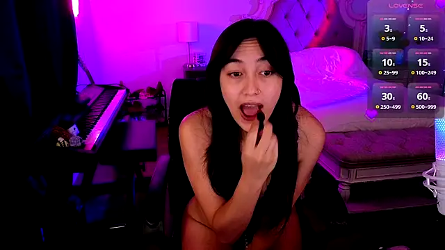 Snapshot of JasmineWinters chatting on July 12, 10:34 pm JasmineWinters online show from July 12, 10:34 pm