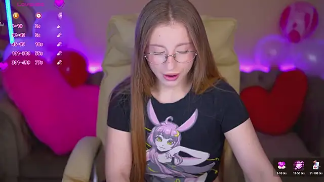 SilverrMoon online show from February 7, 7:12 am