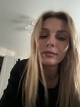 Snapshot of Liya_my chatting on April 2, 2:04 pm Liya my online show from April 2, 2:04 pm