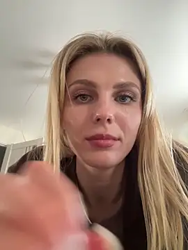 Snapshot of Liya_my chatting on April 3, 12:14 pm Liya my online show from April 3, 12:14 pm