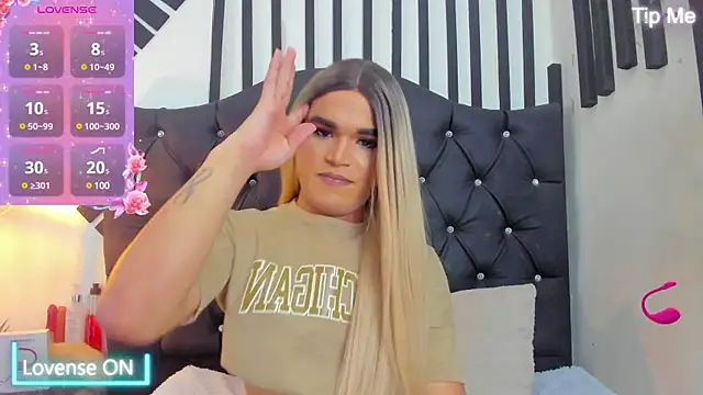 AllisonsweetZ online show from February 19, 8:10 pm