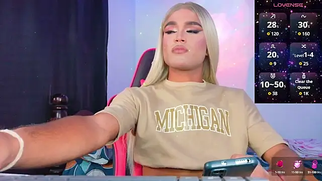 AllisonsweetZ online show from September 25, 7:17 pm