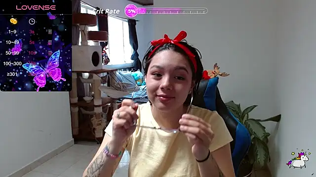 TRIXIE TANG28 online show from April 16, 5:58 pm